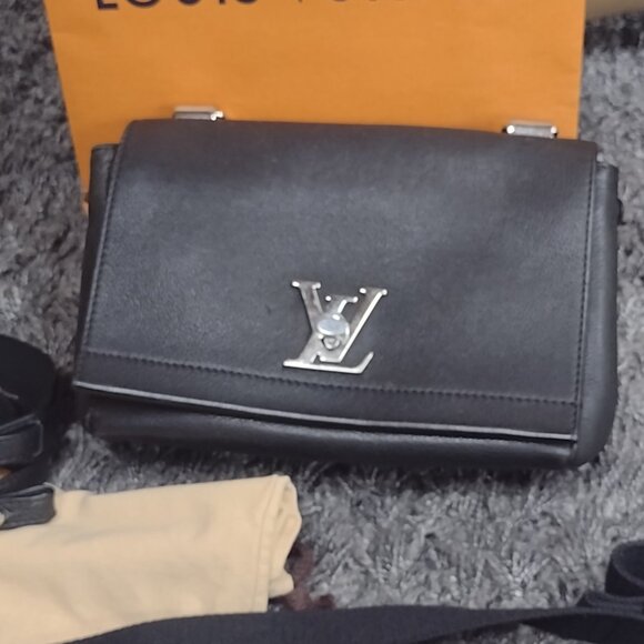 š¤Louis Vuitton Lockme bb Noir 3way SHW Full Set plus EXTRA LV STRAPš¤ - Picture 13 of 16